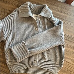 Abercrombie cardigan never worn
